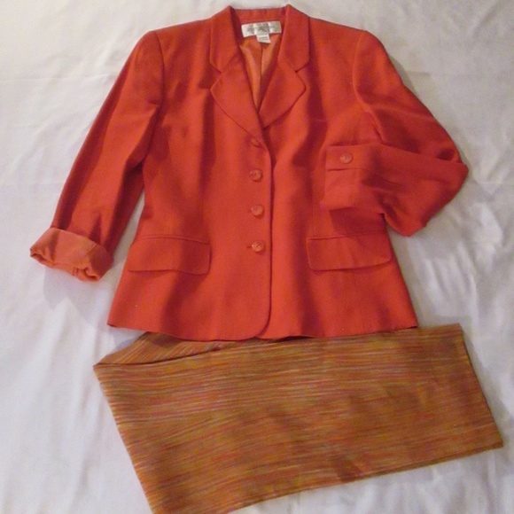 JONES NEW YORK LINED ORANGE SUIT – MINI SKIRT - Picture 2 of 8